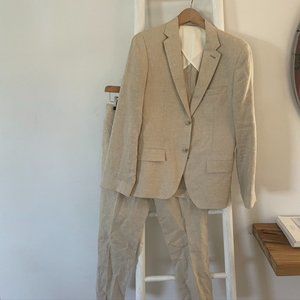 Beige Club Monaco suit